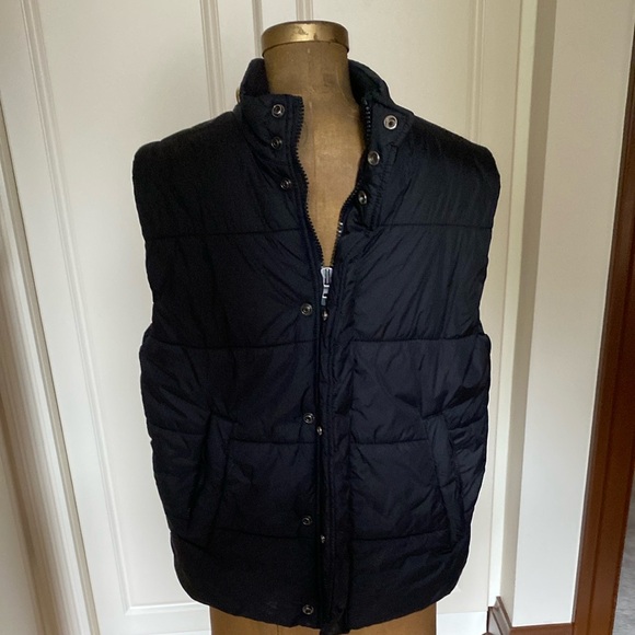 Express Men's Black Puffer Vest - Picture 8 of 8